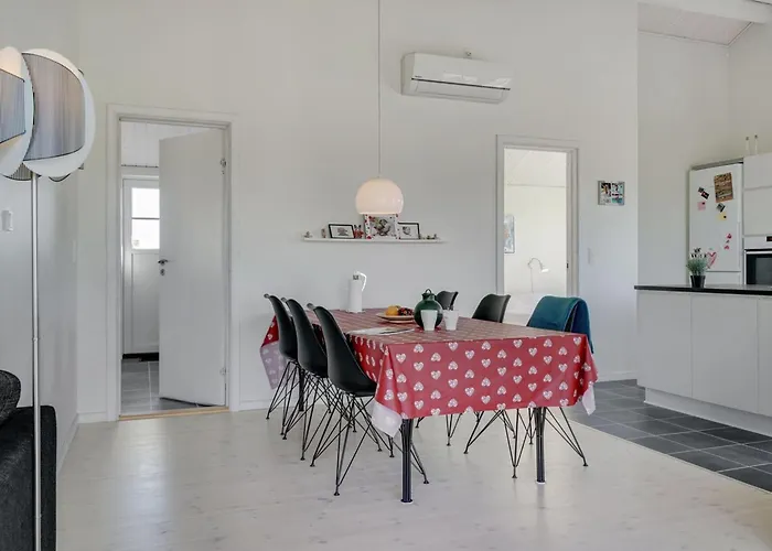 Hathulf - 700m From The Sea By Interhome Feriehus